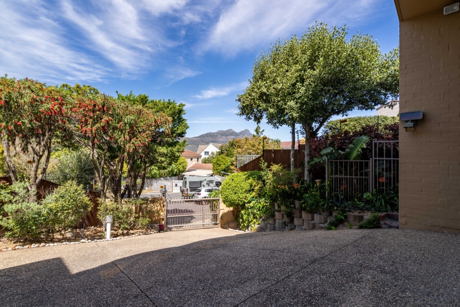 3 Bedroom Property for Sale in Northshore Western Cape